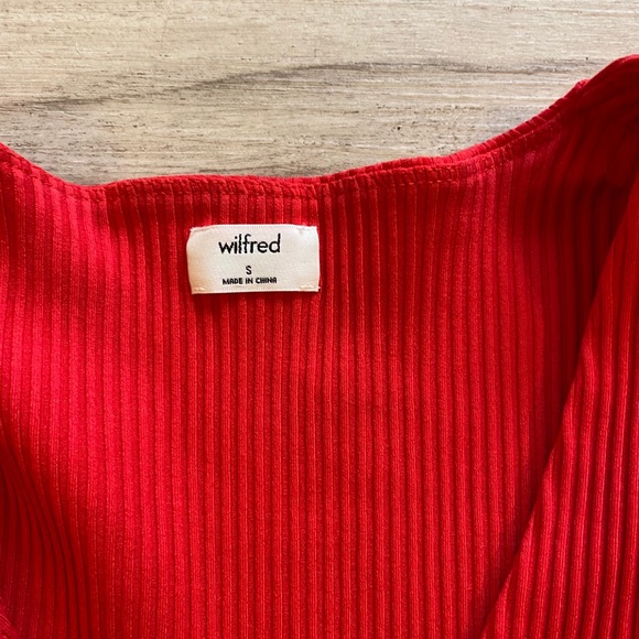 Wilfred crop top with flutter cap sleeve - Picture 3 of 5